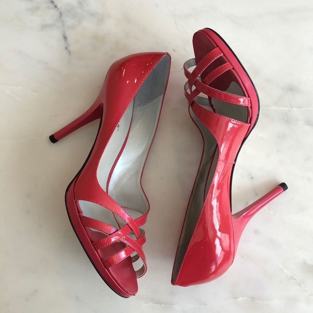 BCBG heels size 7 1/2 never worn